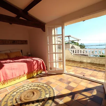 Sur * Hyères